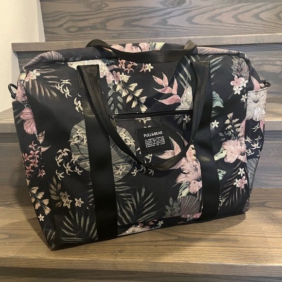 Pull&Bear Handbags - Pull&Bear Black Floral Travel Overnighter Bag